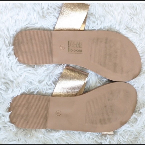 Sandals - Picture 2 of 4